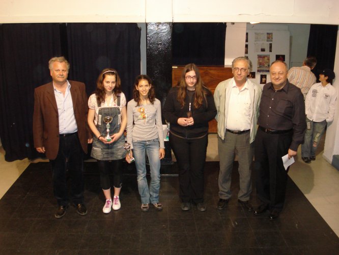 Views: 1,977
Rating: 2.5/5
Total votes: 2
Downloads: 760
Added: 15.04.07
2048x1536 (1.4 MB)